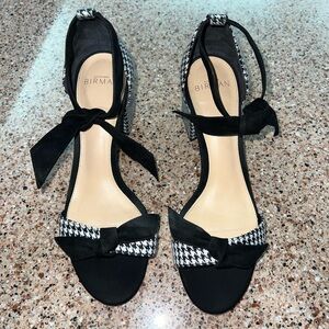 Alexander Birman ‘Clarita’ black chunky heel. houndstooth jacquard print. Sz 37